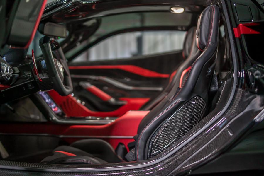 Интерьер SSC Tuatara 2020 года  (фото 10 из 17)